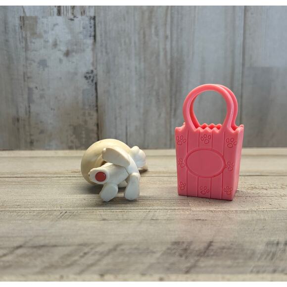 Littlest Pet Shop LPS Vintage White Bunny Rabbit Blue eyes Pink Magnet - Picture 3 of 3